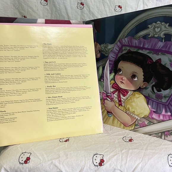 MELANIE MARTINEZ Crybaby vinyl album, booklet included - Picture 3 of 4